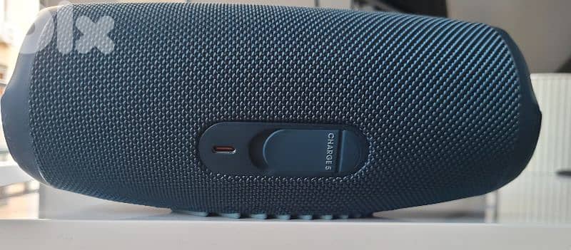 JBL Charge 5 bluetooth speaker 2