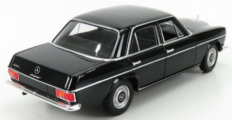 Mercedes 220 (W115) diecast car model 1;24 3