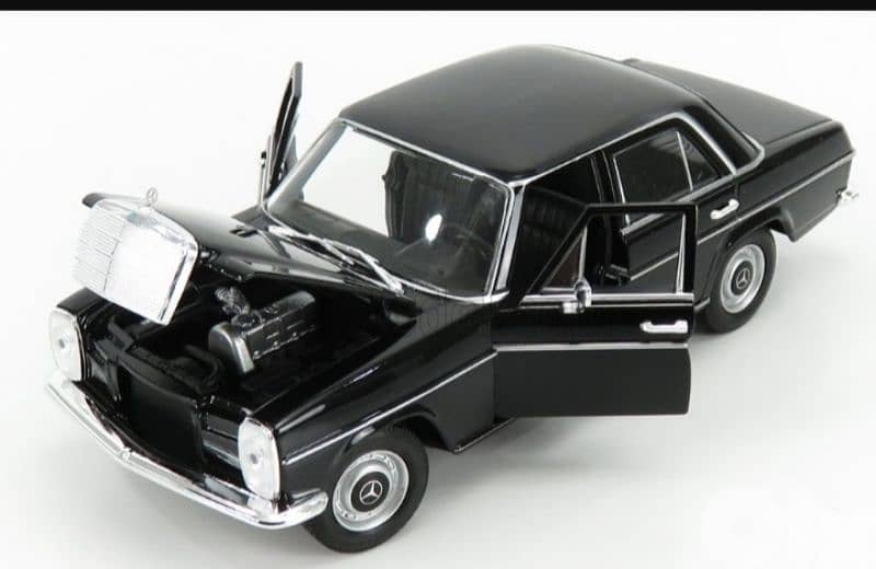 Mercedes 220 (W115) diecast car model 1;24 4