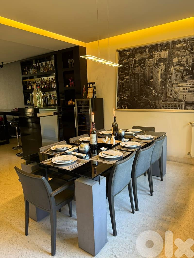 For Rent in Golden Triangle of Achrafieh/شقة للإيجار في المثلث الذهبي 0