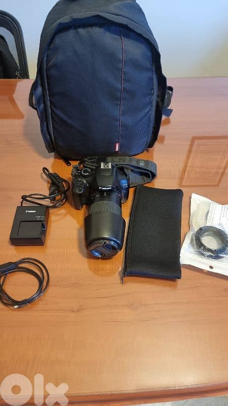 Canon 1300D +75-300mm Zoom lens 0
