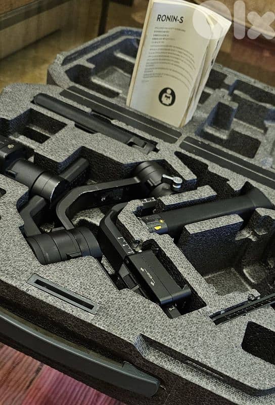 Dji Ronin S  Three Axis Motorized Gimbal  stabilizer 1