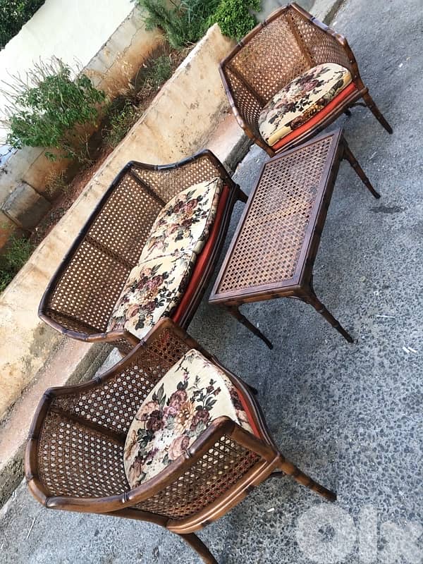 vintage living room in excellent condition. 520$ 0