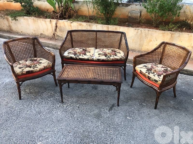 vintage living room in excellent condition. 520$ 2