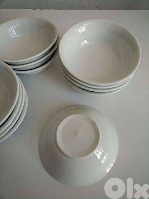 Set of 12 white porcelain cups - Not Negotiable 1