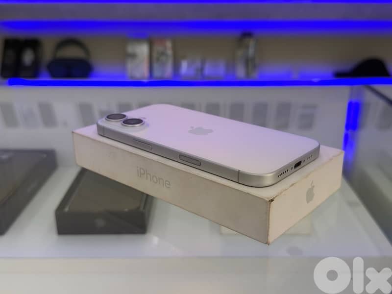 Iphone 16 128 Gb Battery Health: 99% Still New condition 1