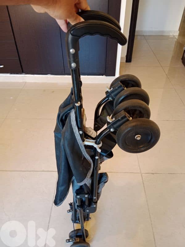 stroller 0