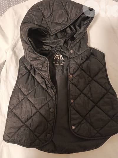 vest black color