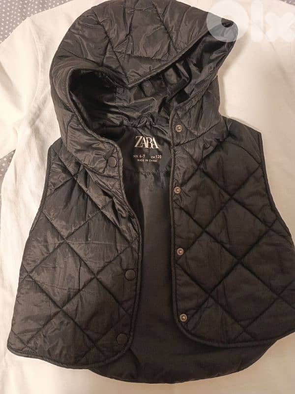 جيليه اسود خفيف من زارا 0