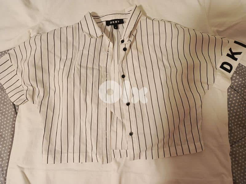 DKNY SHIRT suitable till 8 years 0