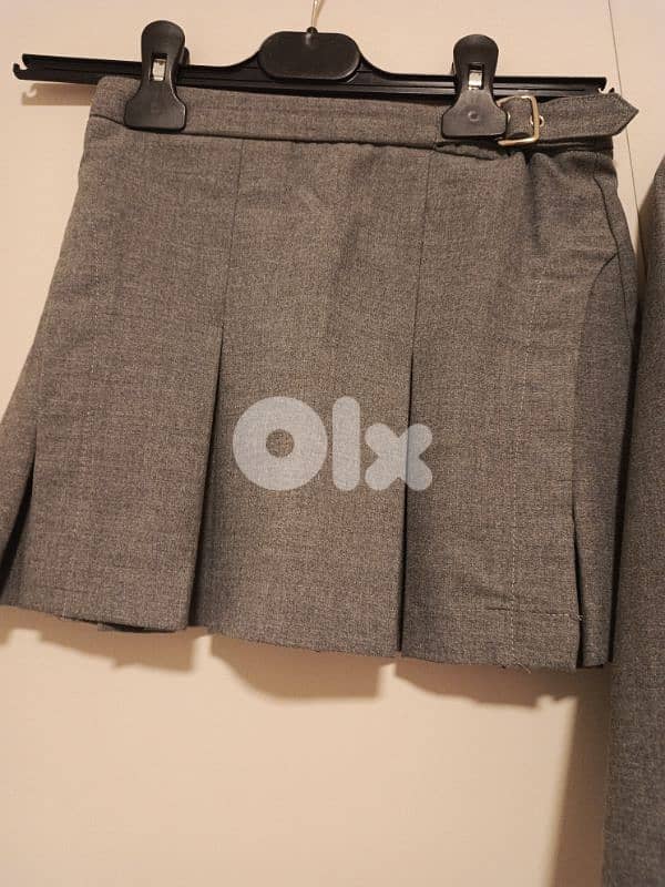 جاكيت وتنورة مع كنزة كم طويل-زارا 1