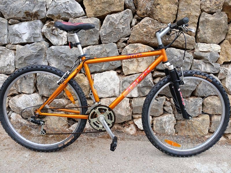 Trek 800 sports 8