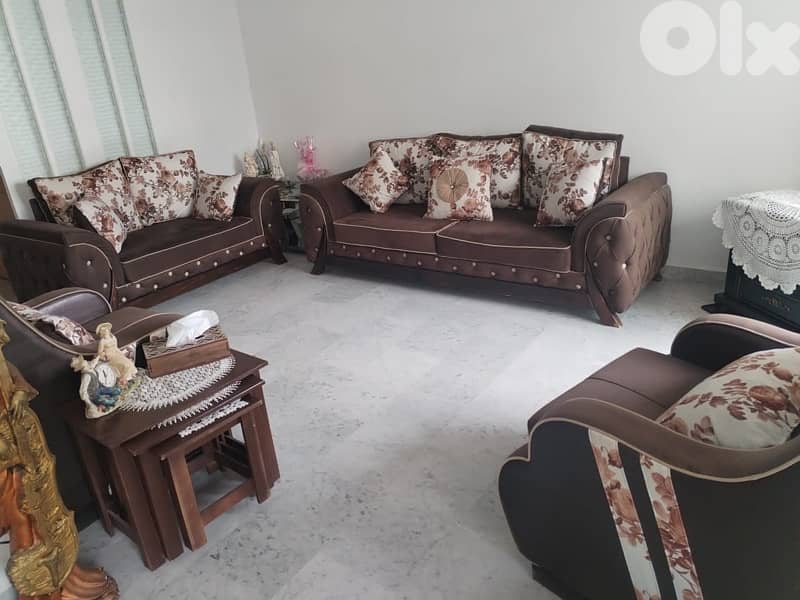 modern living room in a very good condition 0