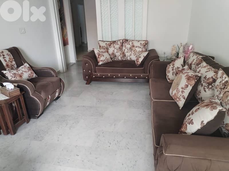 modern living room in a very good condition 1