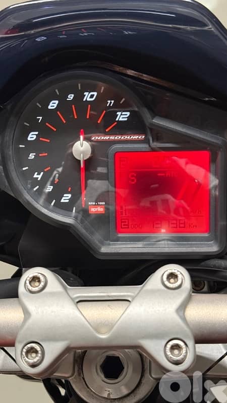 Aprilia dorsoduro 1200cc 4