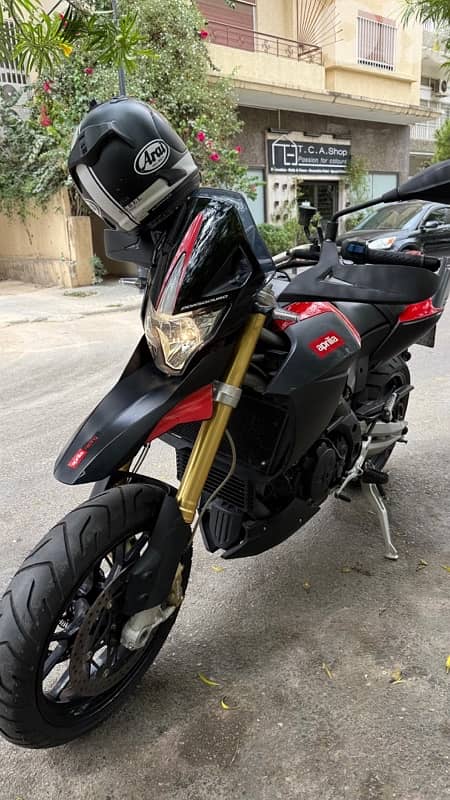 Aprilia dorsoduro 1200cc 9