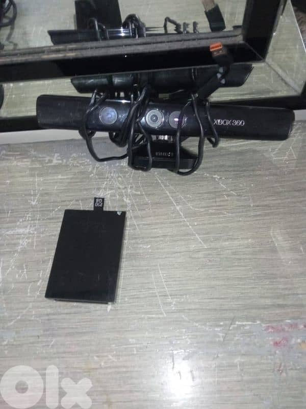 Xbox 360 slim hard disk and Xbox kinect 0