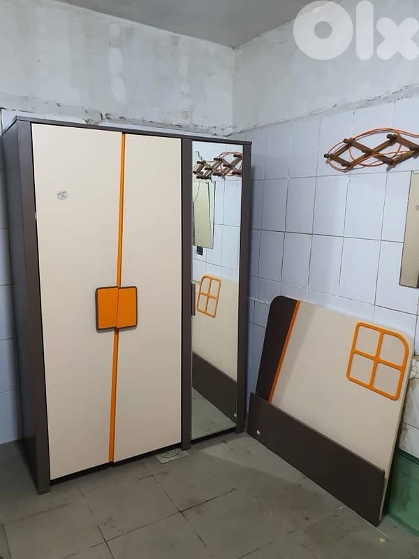غرفة نوم تخت شغل استقبال شبه جديدة 0