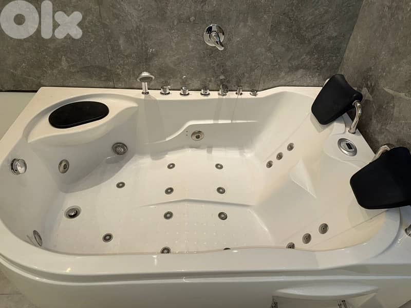 Jacuzzi Bathtub 5