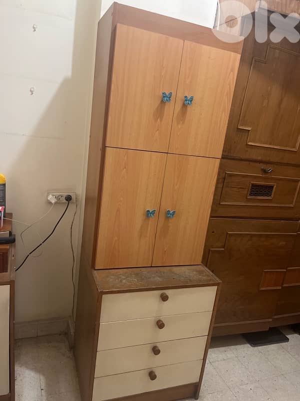 Shoes closet and drawers 2