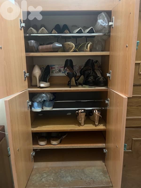Shoes closet and drawers 3