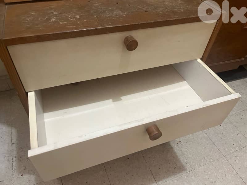 Shoes closet and drawers 4