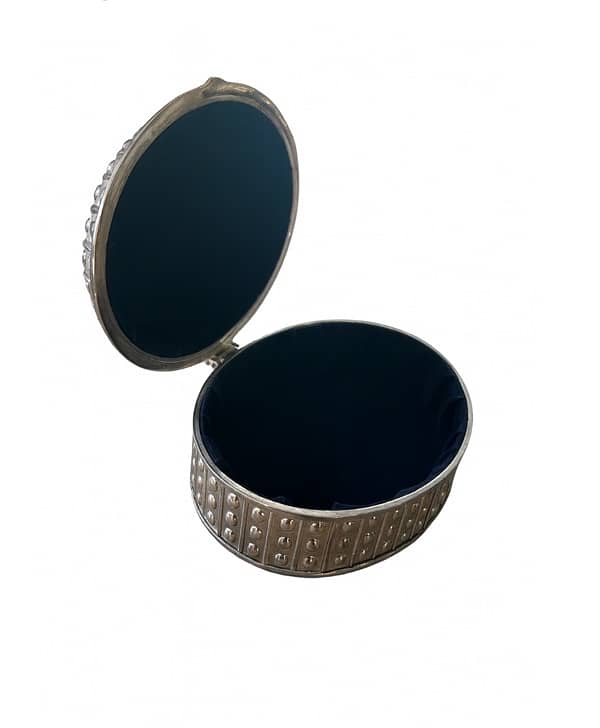 Vase and Jewelry box 1