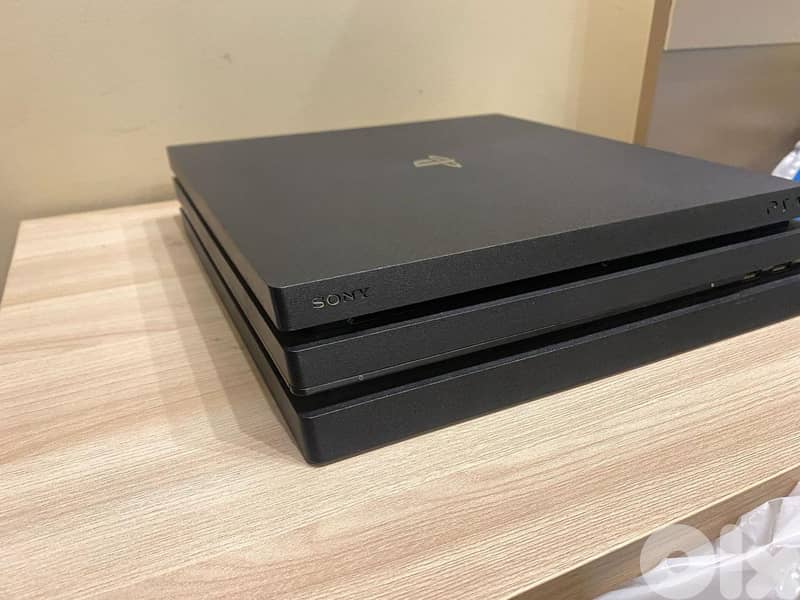 PS4 PRO 1