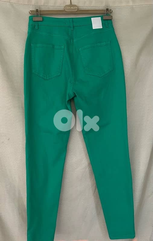 Very beautiful color of Jeans 0