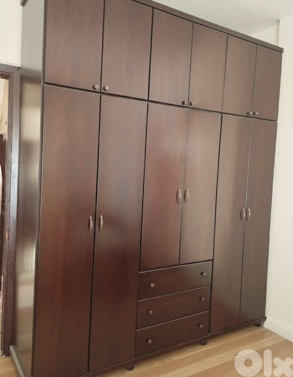 Classic Bedroom Set / ​طقم غرفة نوم كلاسيكي 1
