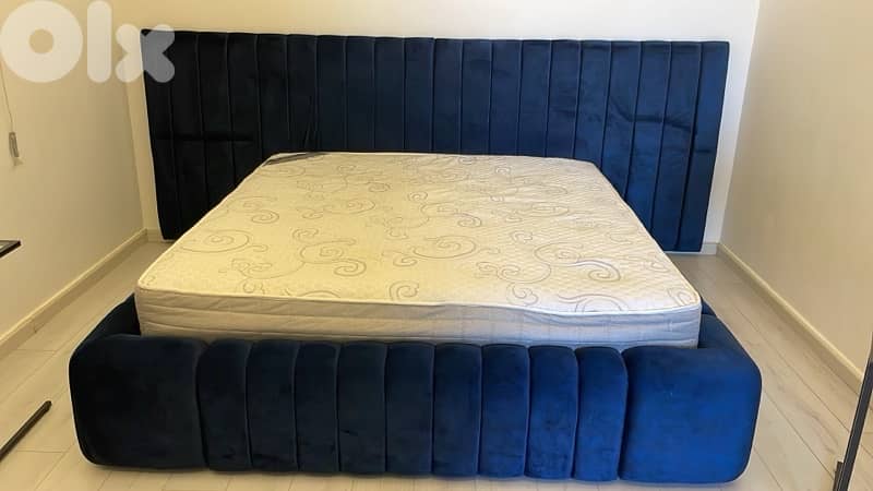 king size bed 0