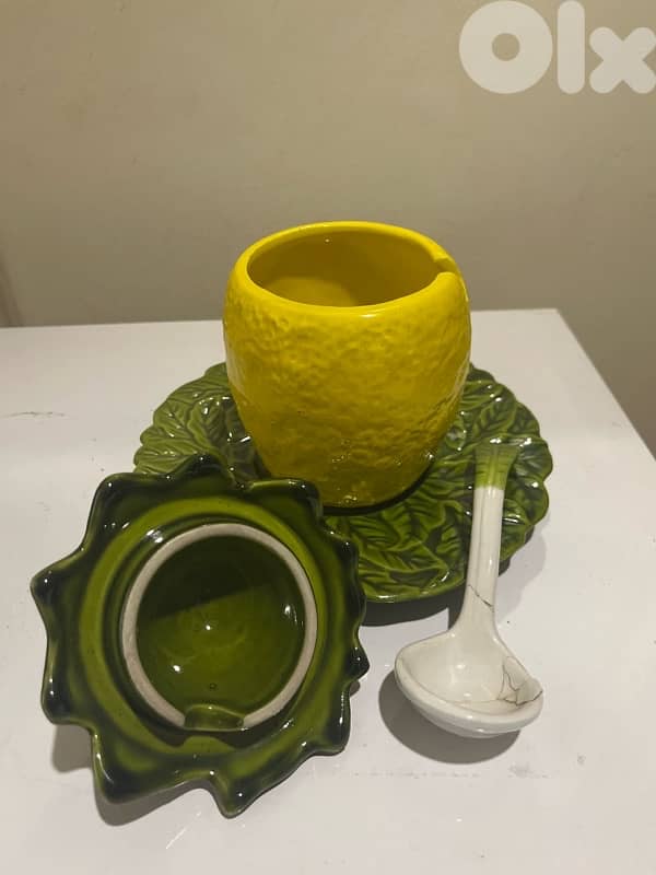 Porcelain decorative containers 2