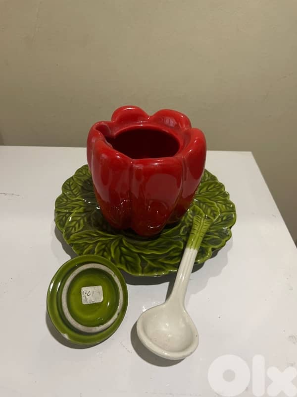 Porcelain decorative containers 4