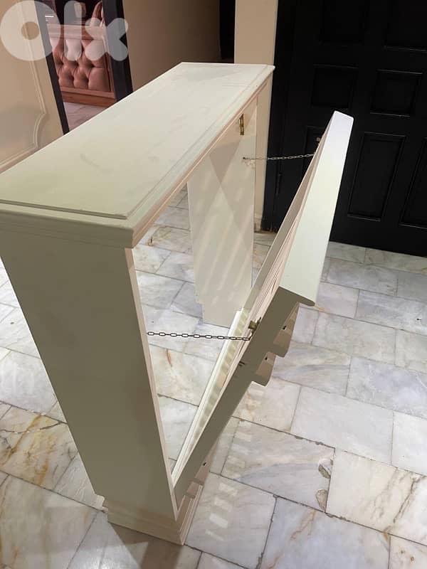 White Wooden Radiator Covers / Console Cabinets. cache chauffage 0