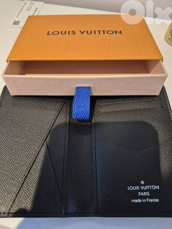 LV Wallet 1