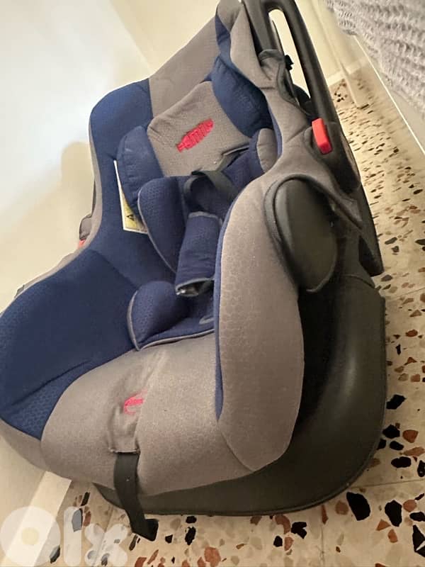 car seat with base 1