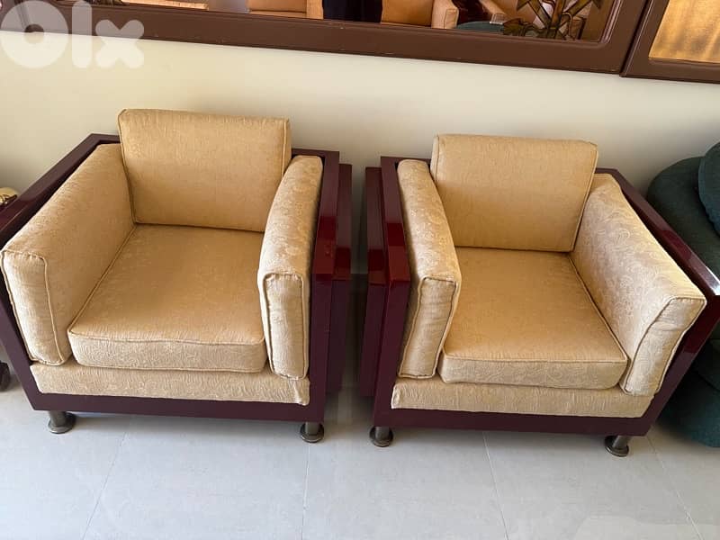 ٦ كنابايات منجدين جديد وقماش جديد مع ٣ طاولات 2