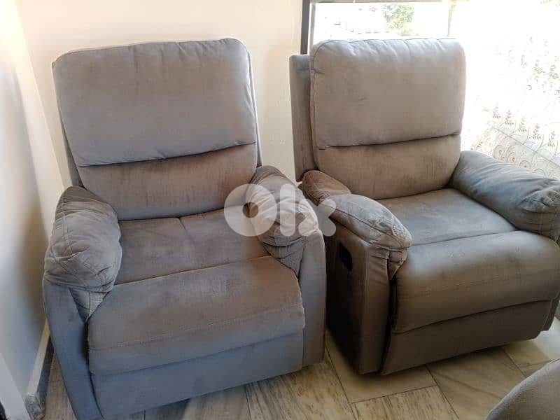 2 relax armchairs 0