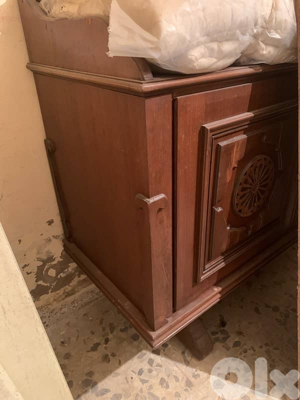 طاولة  سفره  كاملة شبه جديدة 5