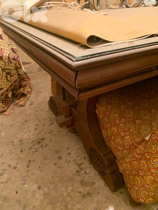 طاولة  سفره  كاملة شبه جديدة 8