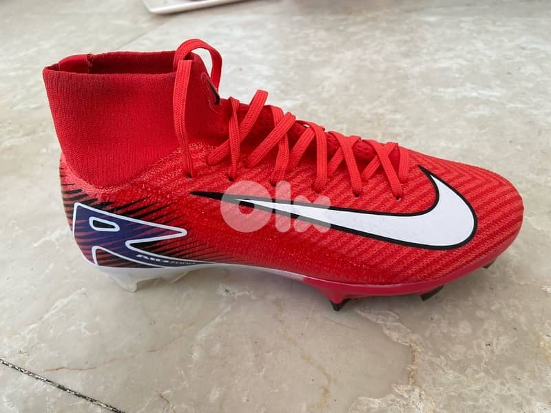 Nike original soccer shoes and very nice quality 1