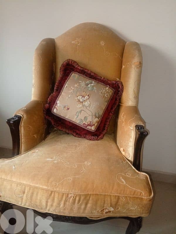 Vintage Wingback Armchair – Upholstered with Wooden Legs classic style 0