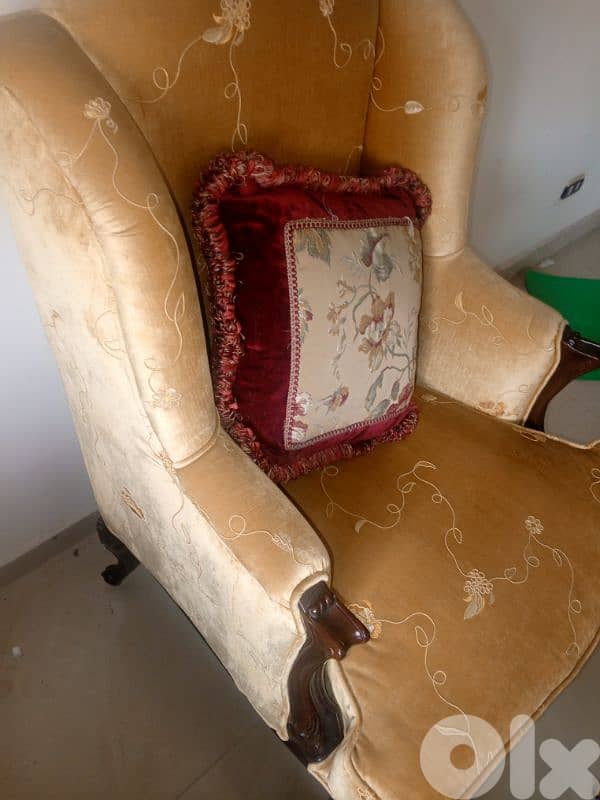 Vintage Wingback Armchair – Upholstered with Wooden Legs classic style 2