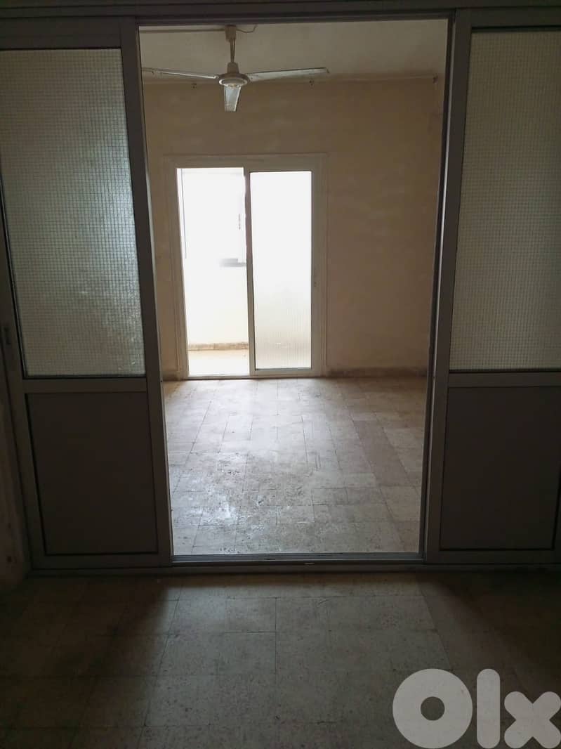 03/023624   بيروت طريق الجديدة طابق 3 للعائلات السورية فقط 3 أشهر سلف 0