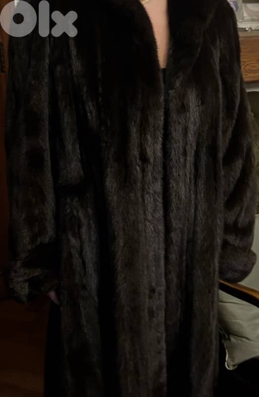 vison femelles manteau longue noir Roger roche . 2