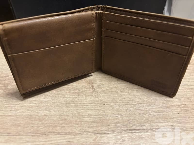 Levis wallet 1