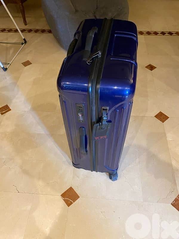 tumi luggage 2