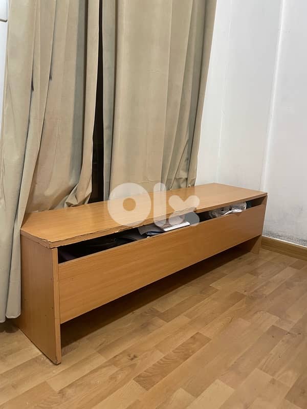 Modern Wooden Bedroom Set – Excellent Condition 0