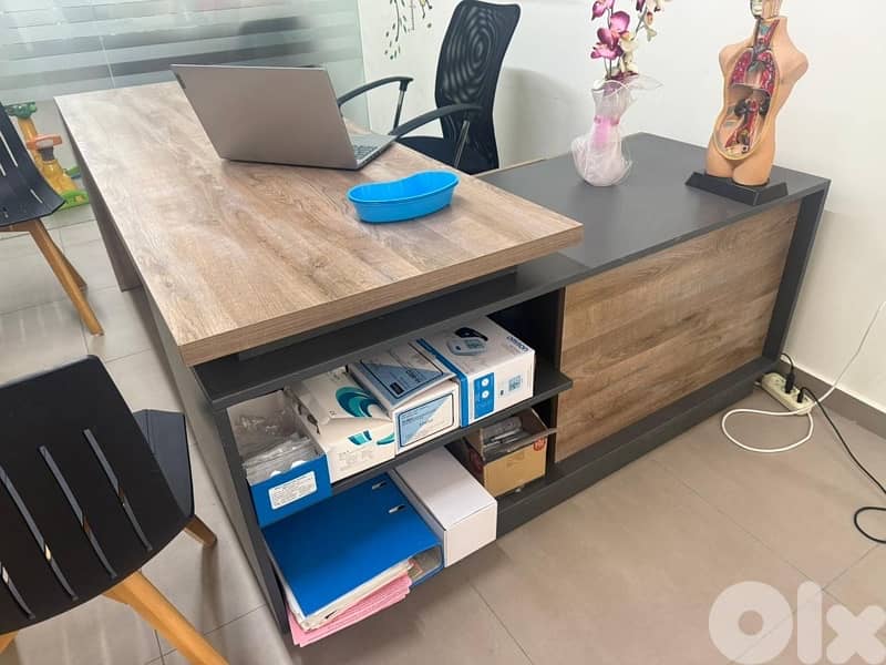 Desk for office or clinic 1