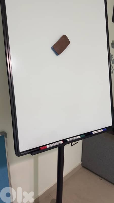 MAGNETIC MOVABLE FLIP CHART 70X100 used like new 2